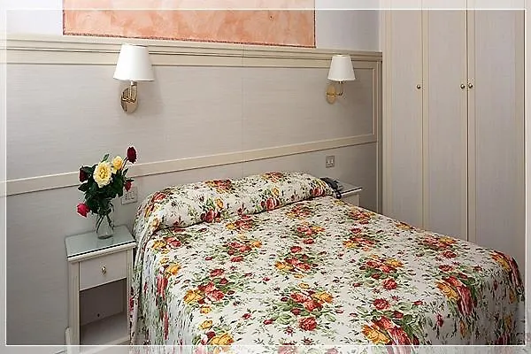 Hotel Arcade Rímini 3*,  Italia