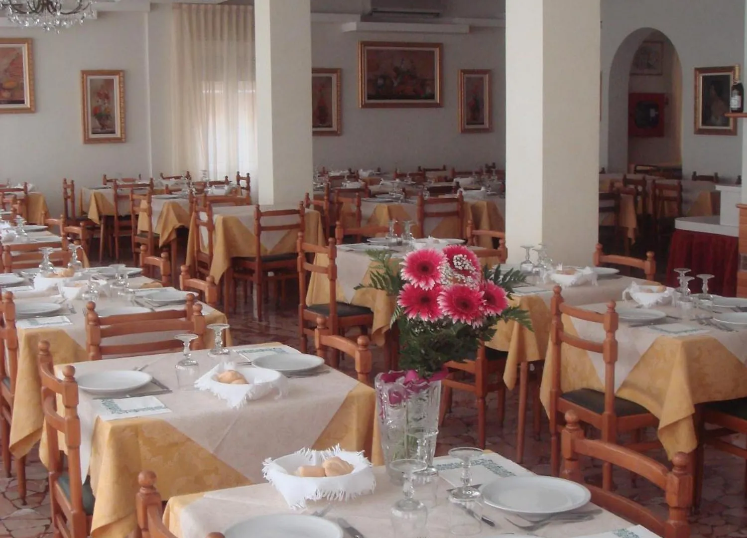 Hotel Arcade Rimini 3*,  Italy